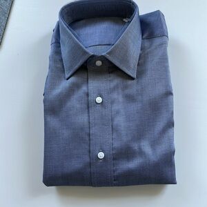Men’s tailored button down
